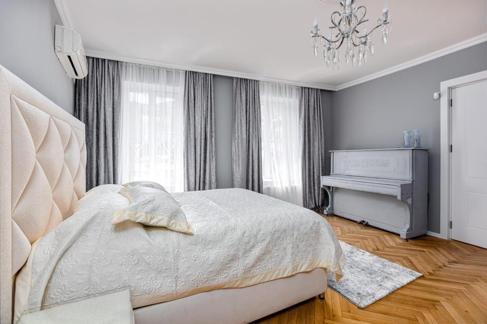 MaRKoS Elegant 2BR Apartment in Sololaki Apartment in Tbilisi, Georgia