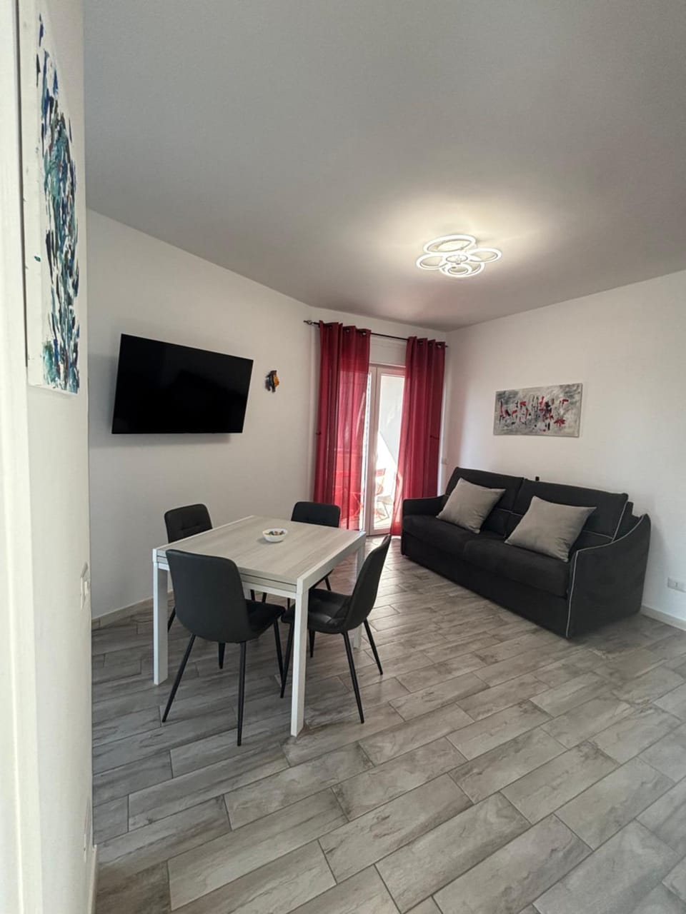 Living room, Lunch