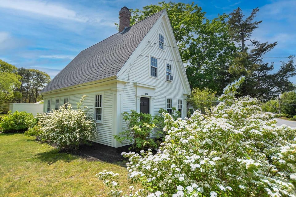 Multi-Dwelling 1 Mile to Nantucket Sound House in Dennis Port