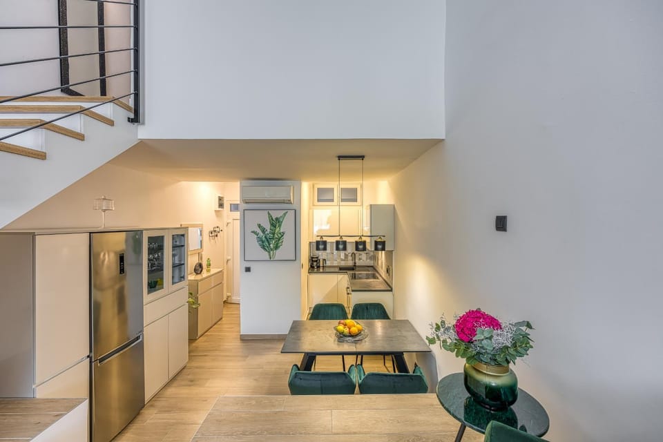 Kitchen or kitchenette, Dining area, pet friendly
