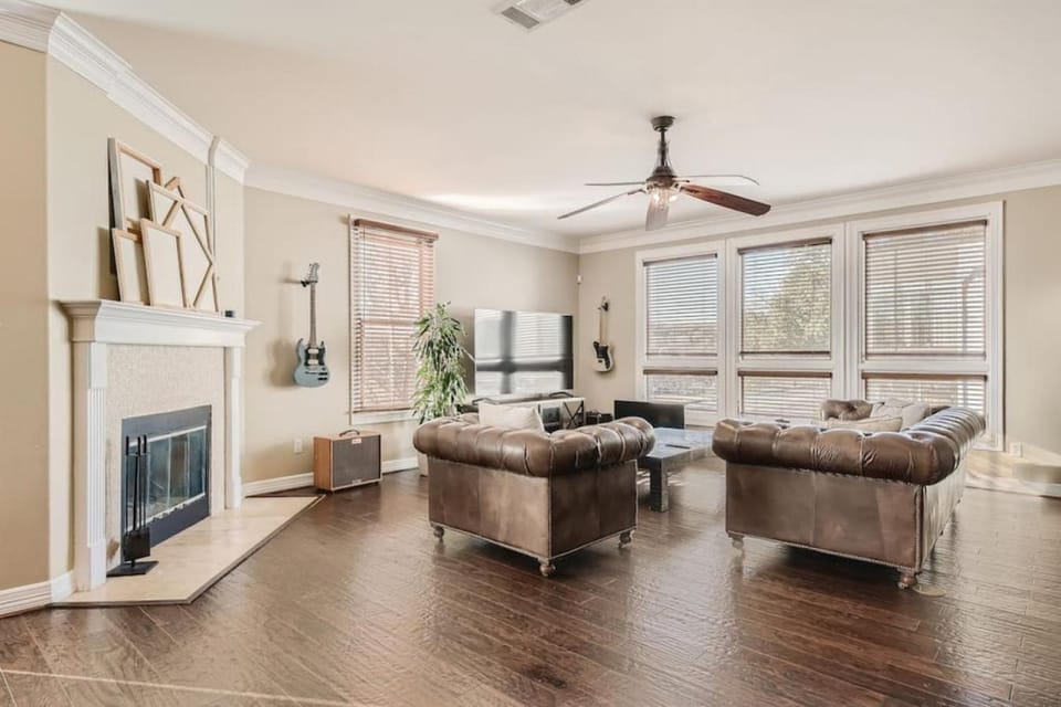 Living room, Seating area, flat iron