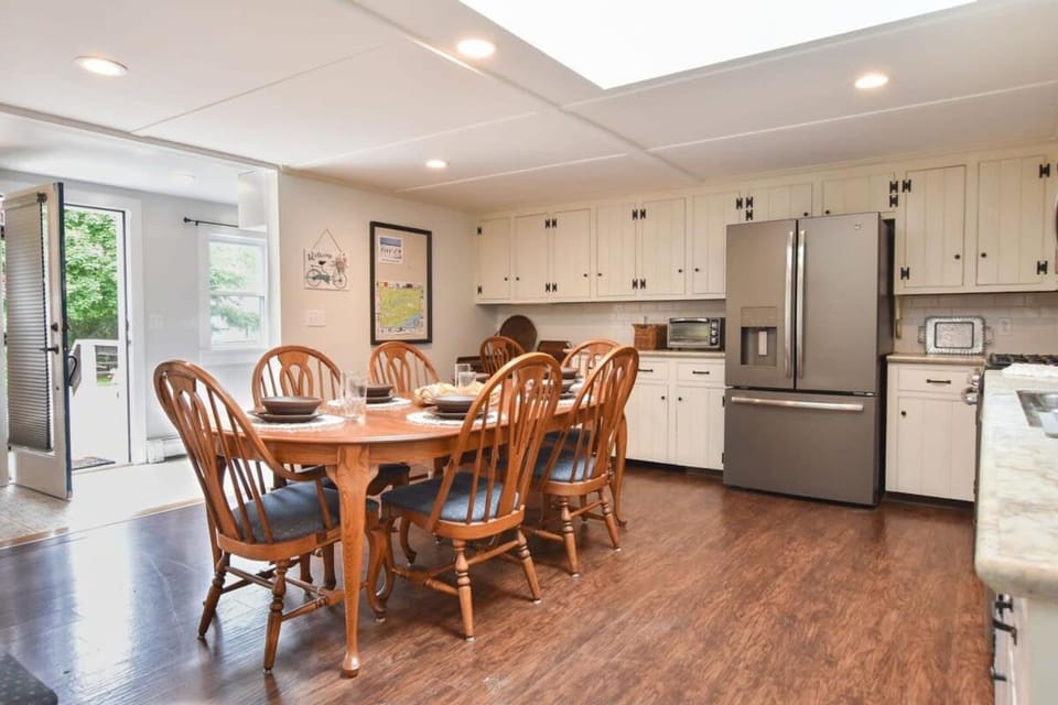 Newly Updated Home Stone Patio & Fire Pit House in Dennis Port