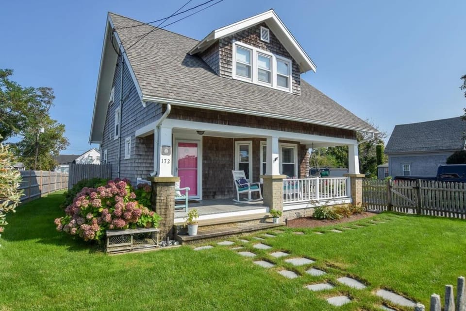 Walk to Beach at Historic Sears Kit Home House in Dennis Port
