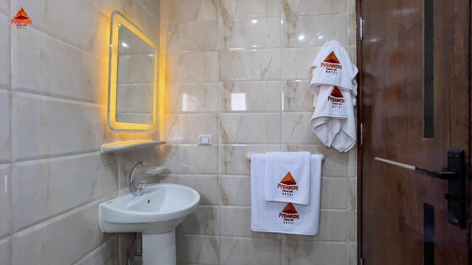 Toilet, Bathroom, towels