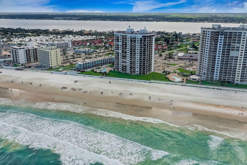 Sherwin Condominium 1801 House in South Daytona