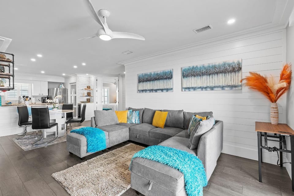 Colony Beach Club 250 House in Edgewater