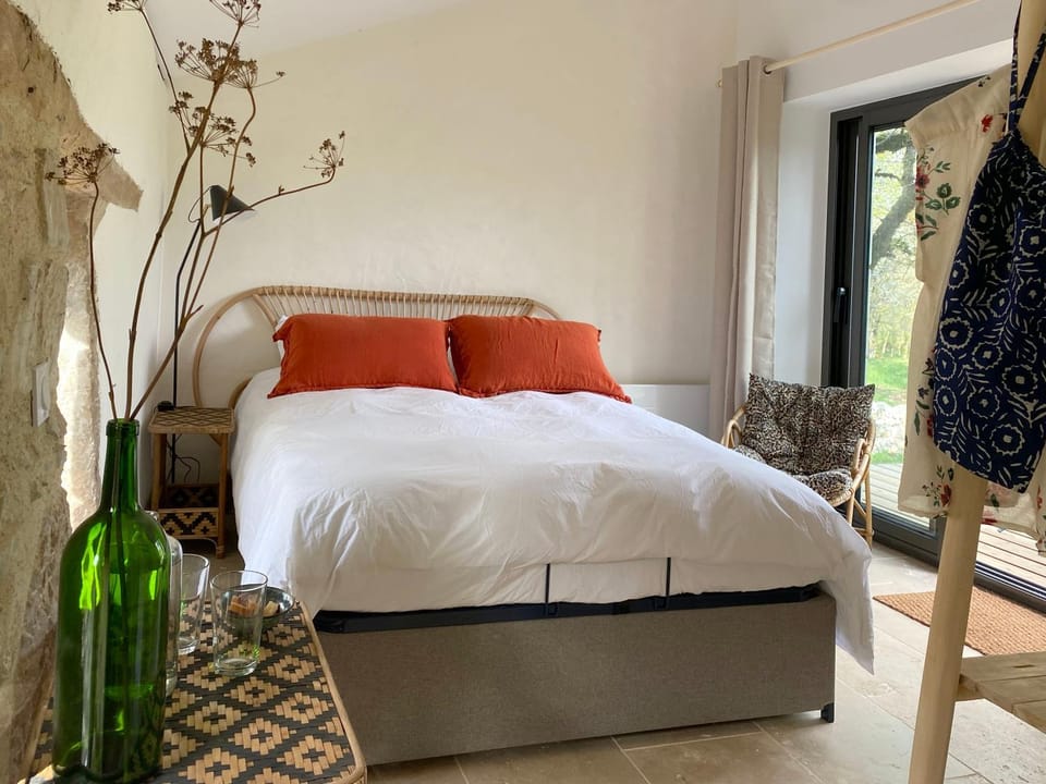 Bed, Balcony/Terrace, Photo of the whole room, Dining area, Bedroom, towels