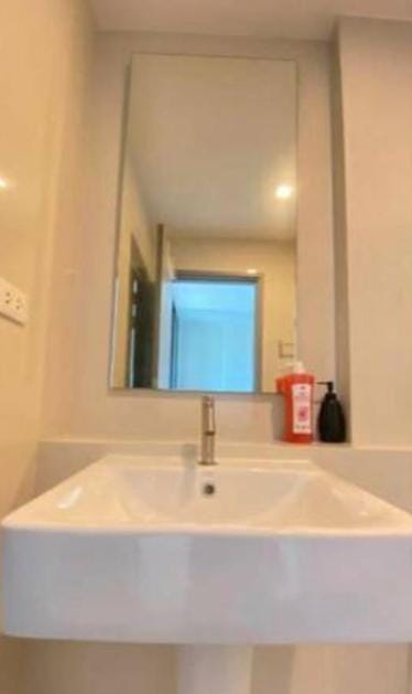 The Base Central PATTAYA Long Balcony King-Bed with Infinity Pool & Free Netflix Apartment in Pattaya City