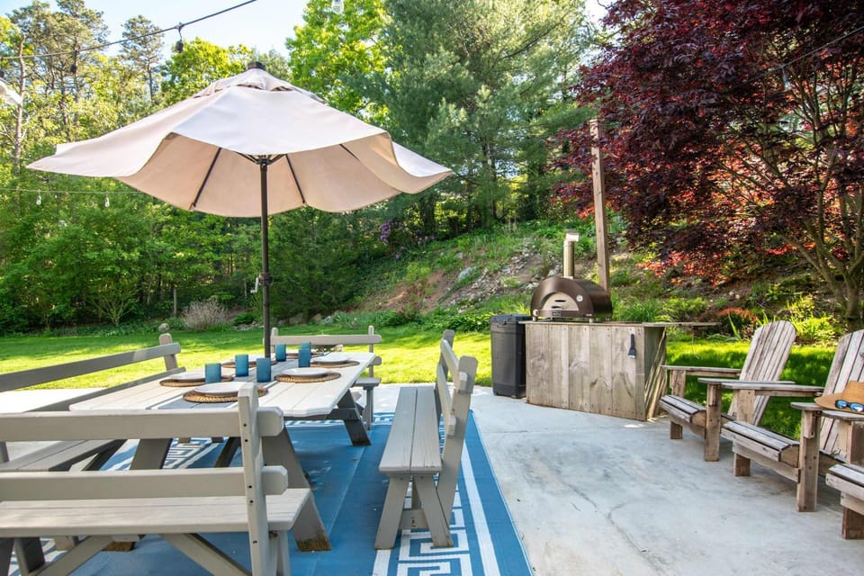 Stunning Home with Wet Bar Dog Welcome! House in Brewster