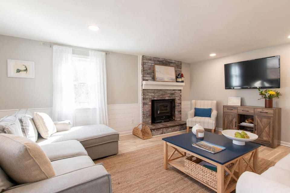 Stunning Home with Wet Bar Dog Welcome! House in Brewster