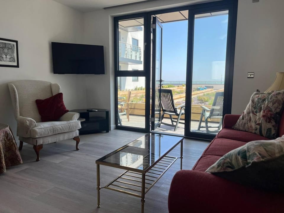 TV and multimedia, View (from property/room), Balcony/Terrace, Living room, Seating area