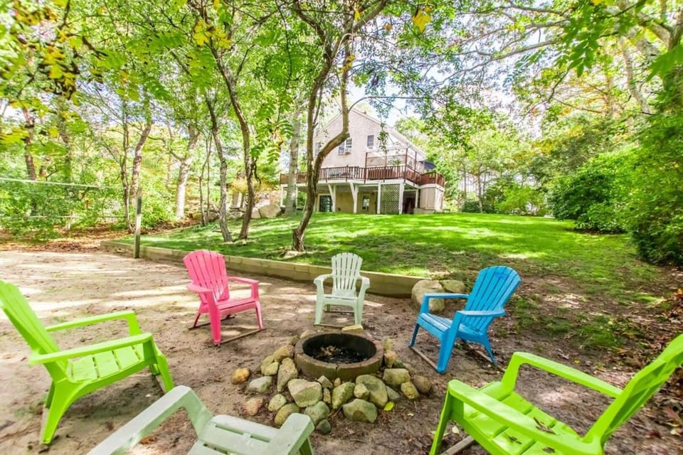 Full Sand Volleyball Court Walk to Pond House in Brewster