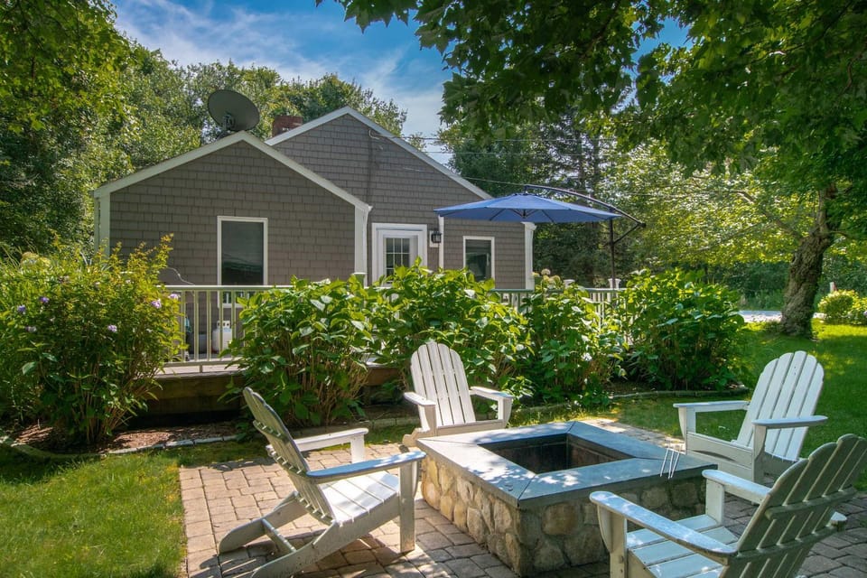Less Than 1 Mile to Beach with Custom Fire Pit House in Brewster