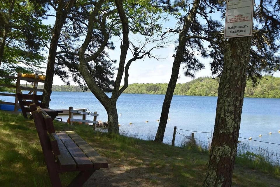 Beautiful Home Close to Ponds and Beach House in Brewster
