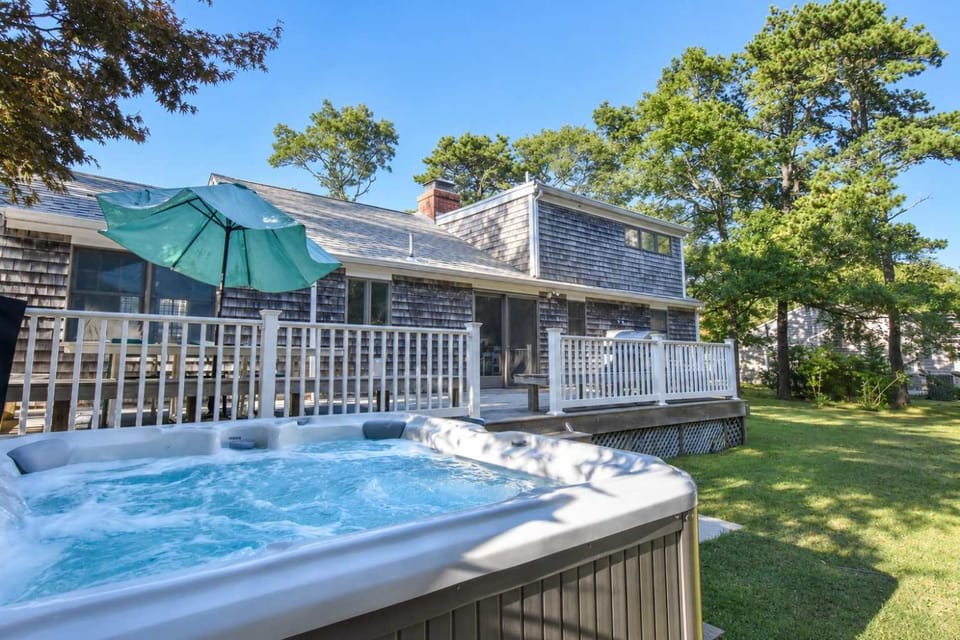 Hot Tub 1 Mile to Swimming on Long Pond House in Brewster