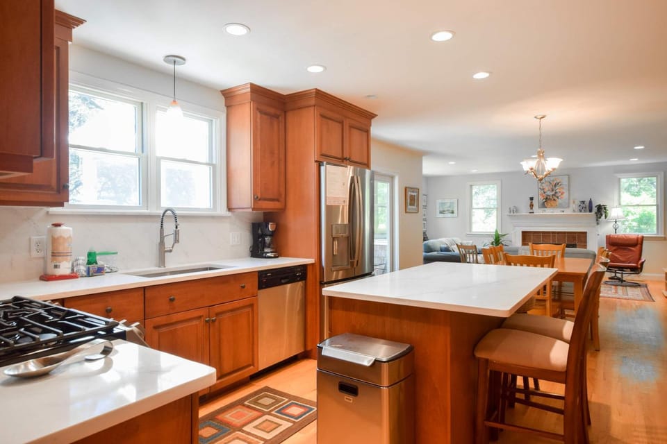 Beautiful Family Home Walk to Beach House in North Eastham