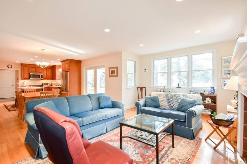 Beautiful Family Home Walk to Beach House in North Eastham