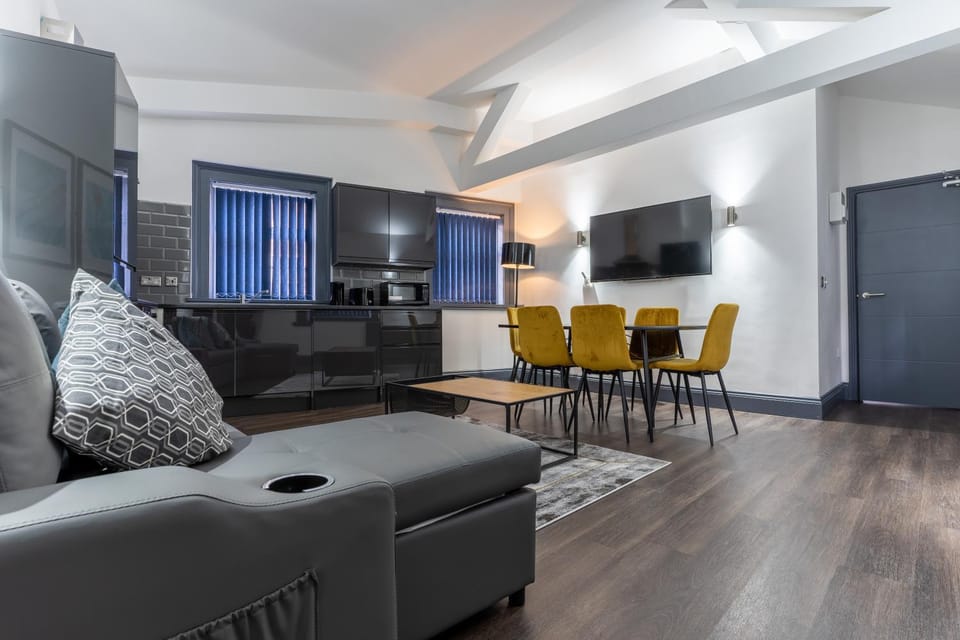 Kitchen or kitchenette, Living room, Seating area