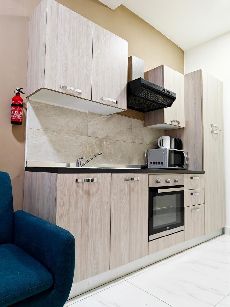 Coffee/tea facilities, Kitchen or kitchenette, oven, stove, toaster