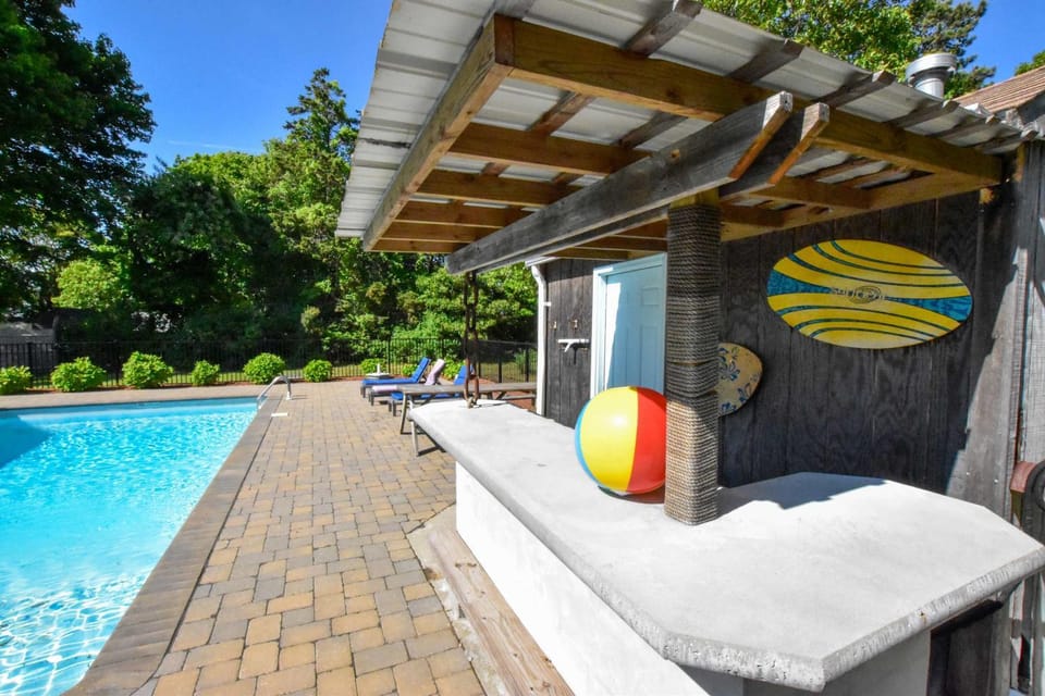 Sleeps 14 Home w Pool Great for Families House in Harwich