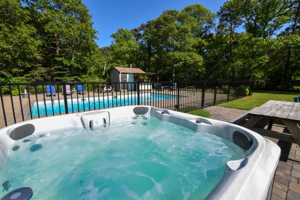 Sleeps 14 Home w Pool Great for Families House in Harwich