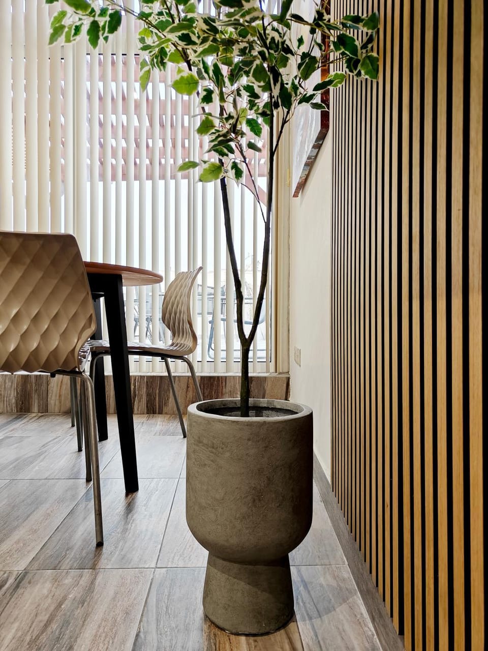 Living room, Decorative detail, Seating area, Dining area