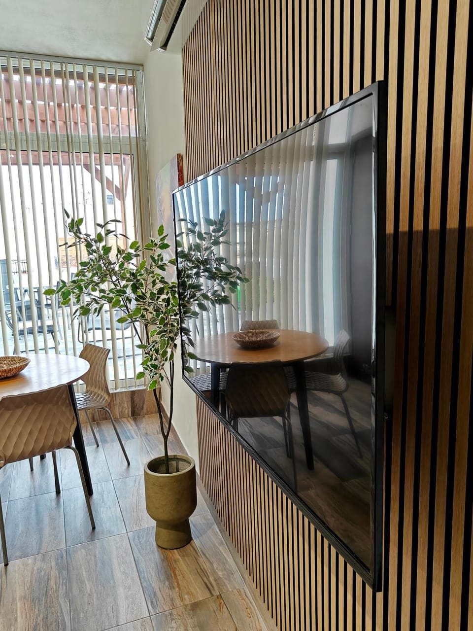 TV and multimedia, Decorative detail, Dining area