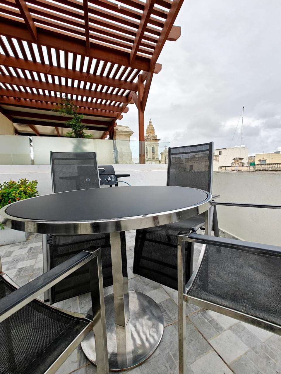 Property building, Day, View (from property/room), Balcony/Terrace, Seating area, Dining area
