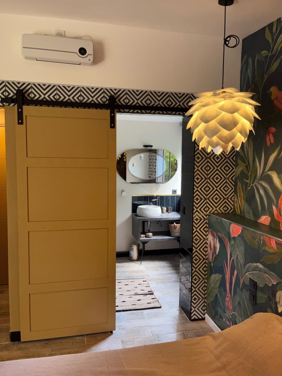 Bed, Bathroom, Bedroom