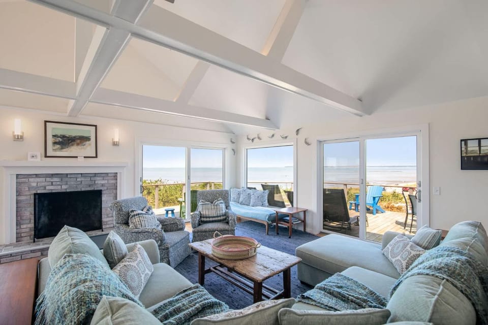 Gorgeous Architectural Waterfront Property House in North Eastham