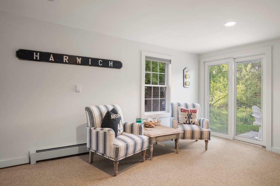 Walk to Water Access to Hiking Trails! House in Harwich