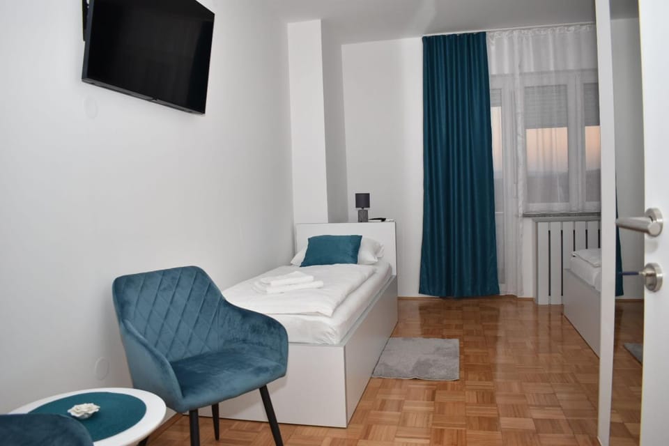 Seating area, Bedroom