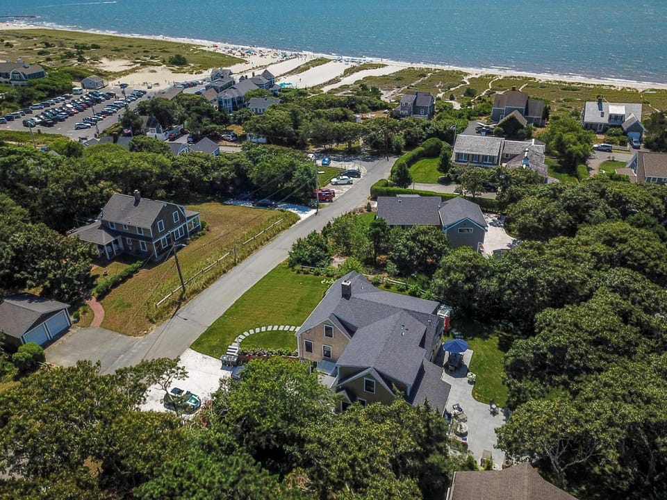 Gorgeous Home 2 Min Walk to Beach House in Harwich