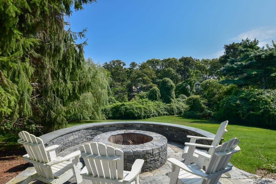 Game Room Rooftop Deck Fire Pit! House in Harwich