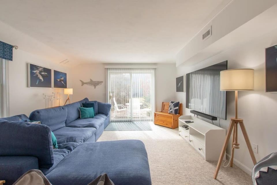 0 6 Miles to Beach Great for families House in South Chatham