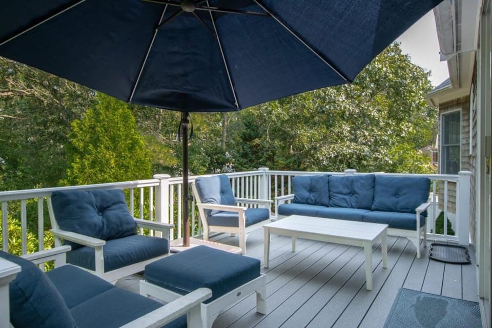 0 6 Miles to Beach Great for families House in South Chatham