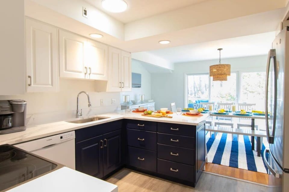 Gorgeous Home with Game Room Dog Welcome House in Harwich