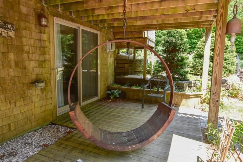 Beautiful Home w Artistic Flair House in South Chatham