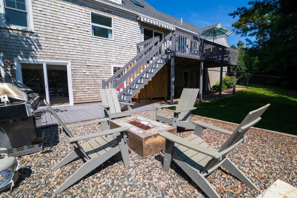 Pond Front Home w Game Room Dog Friendly House in Harwich