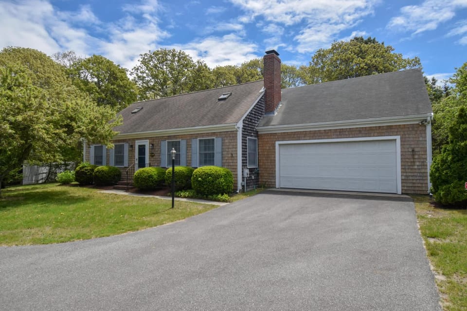 Charming Updated Home in Chatham House in South Chatham