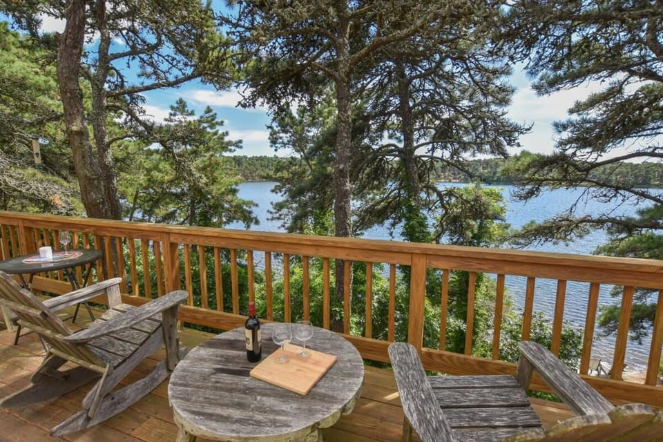 Amazing Location Lakefront Waterside Deck House in Harwich