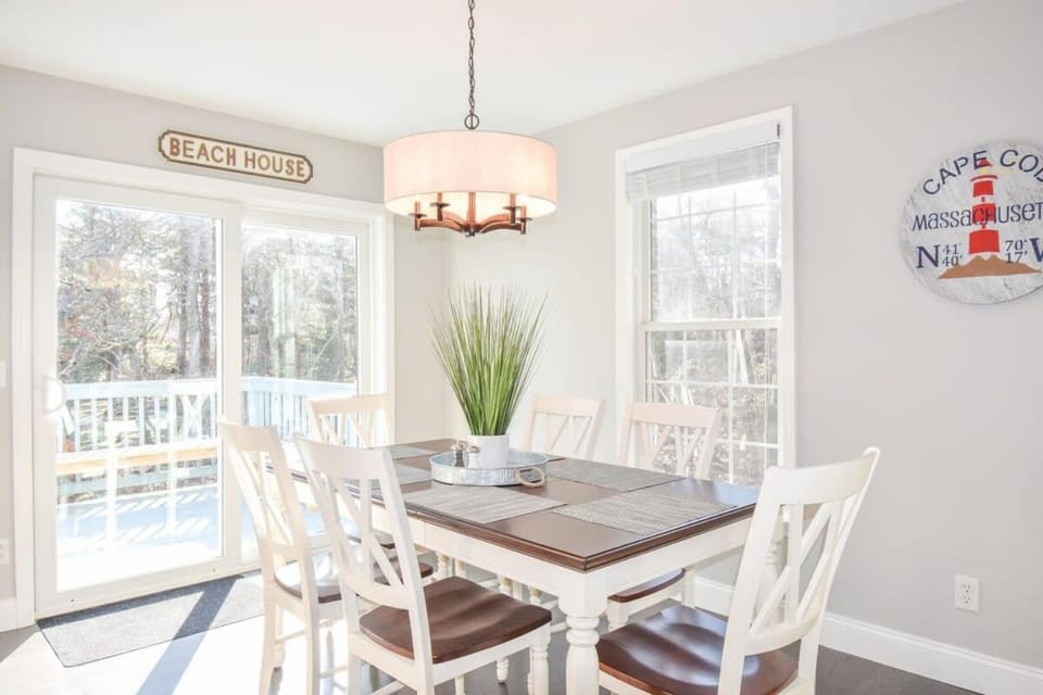 Newly Renovated Modern Pond Access House in South Chatham