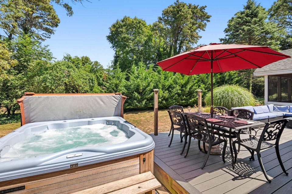 Stellar Home with Hot Tub & Movie Room House in Chatham