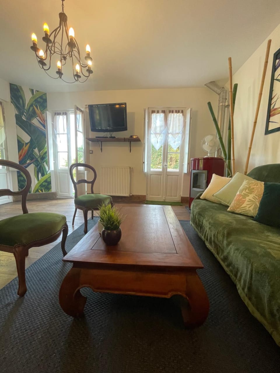TV and multimedia, Living room, Seating area