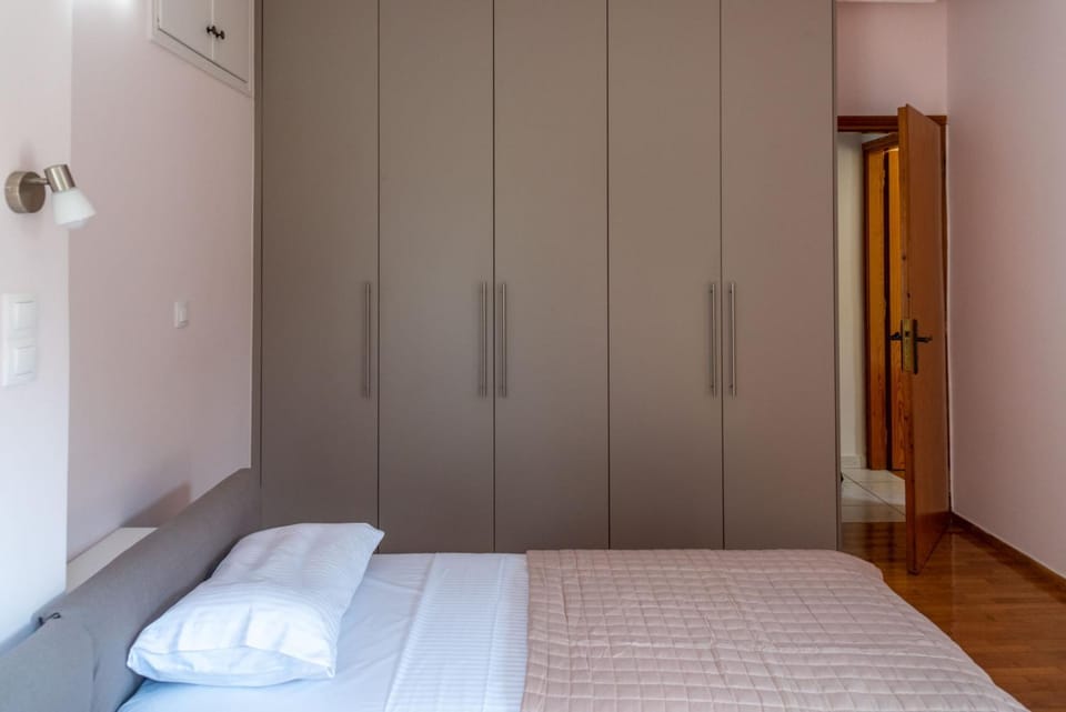 Bedroom, wardrobe
