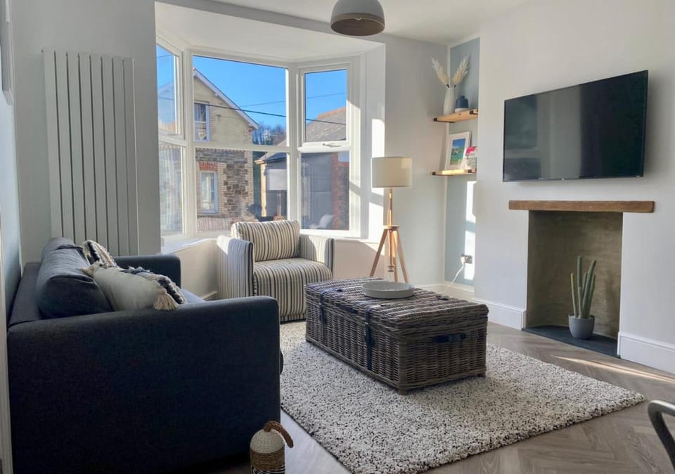 ‘Sandy Bottom’ - Apartment by the sea Apartment in North Devon District