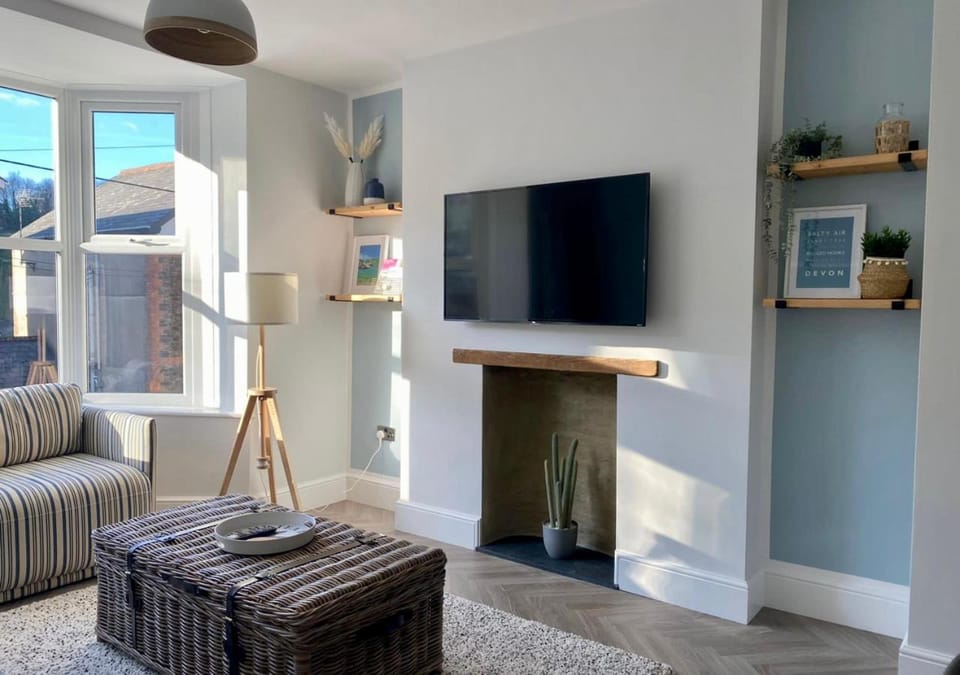 ‘Sandy Bottom’ - Apartment by the sea Apartment in North Devon District