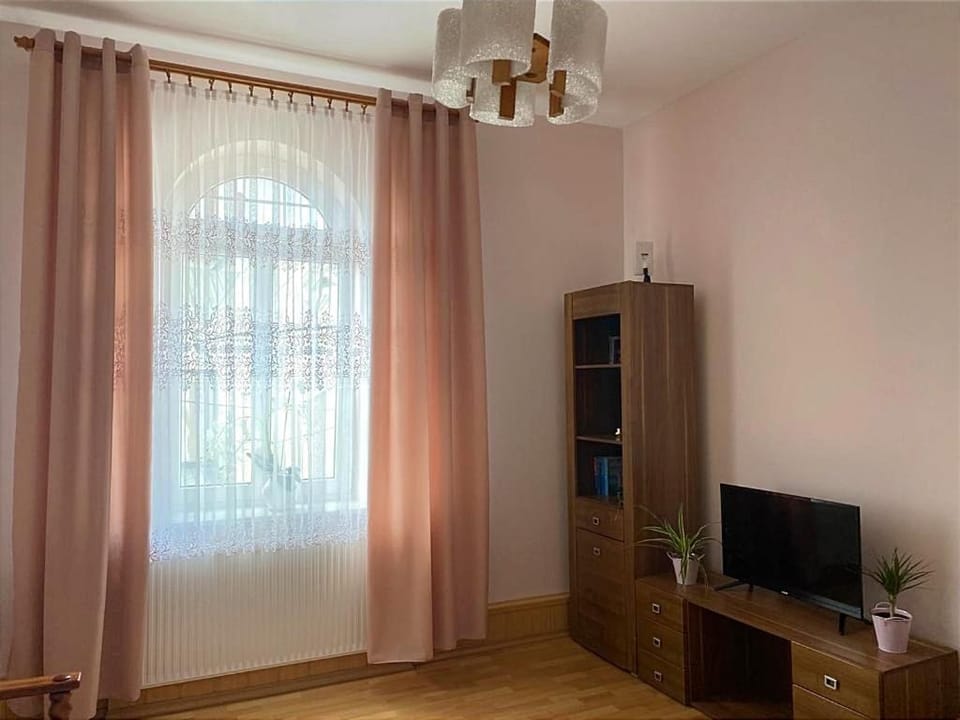 TV and multimedia, Photo of the whole room