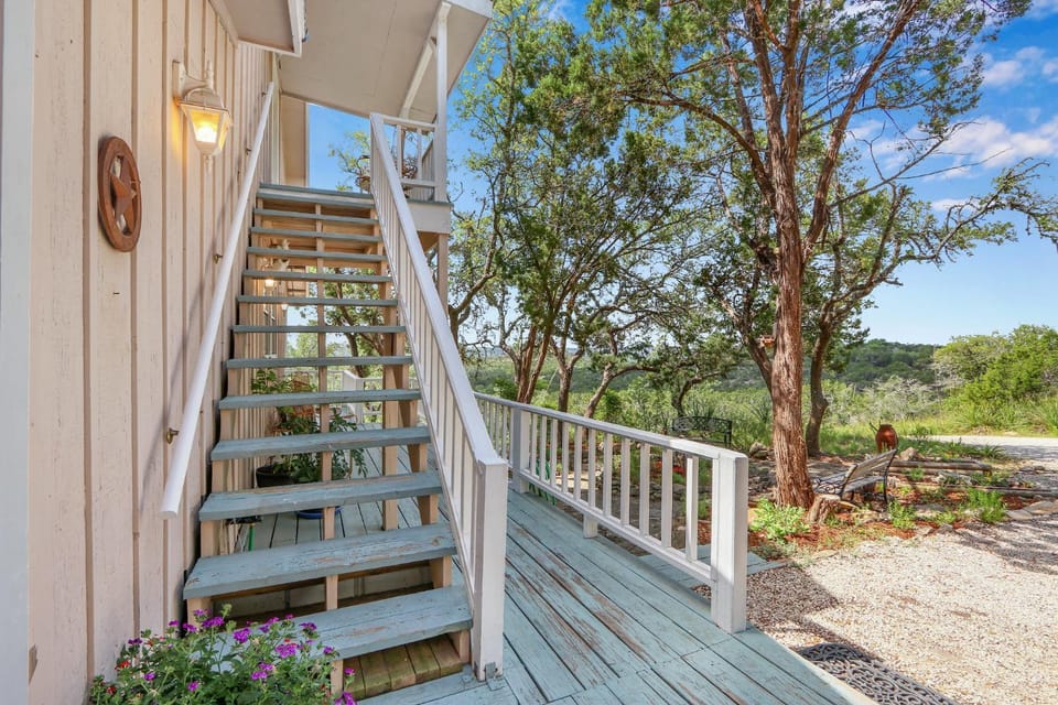 Lomax Lookout House in Wimberley