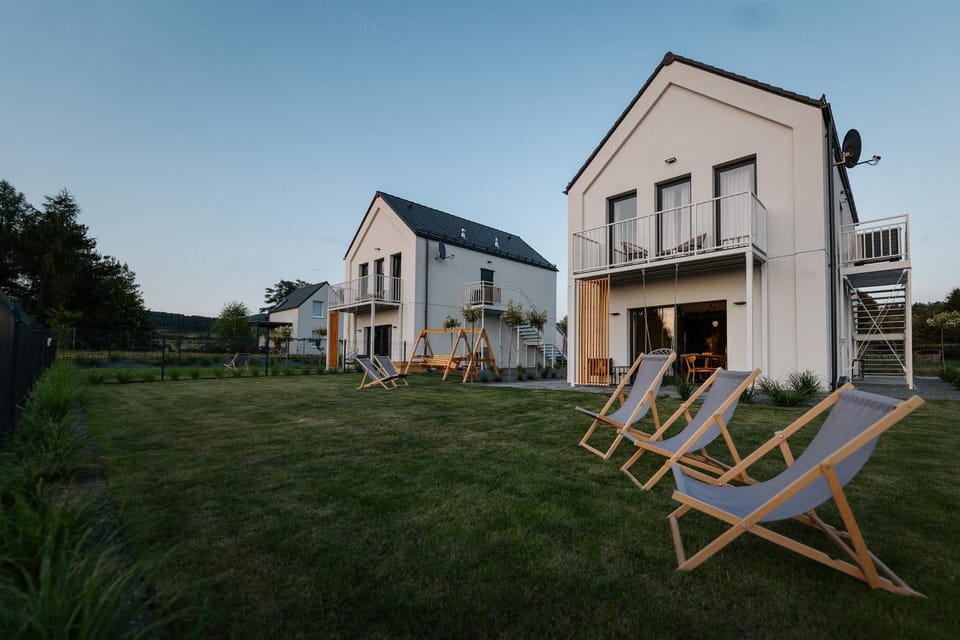 Property building, Garden, Garden view, sunbed